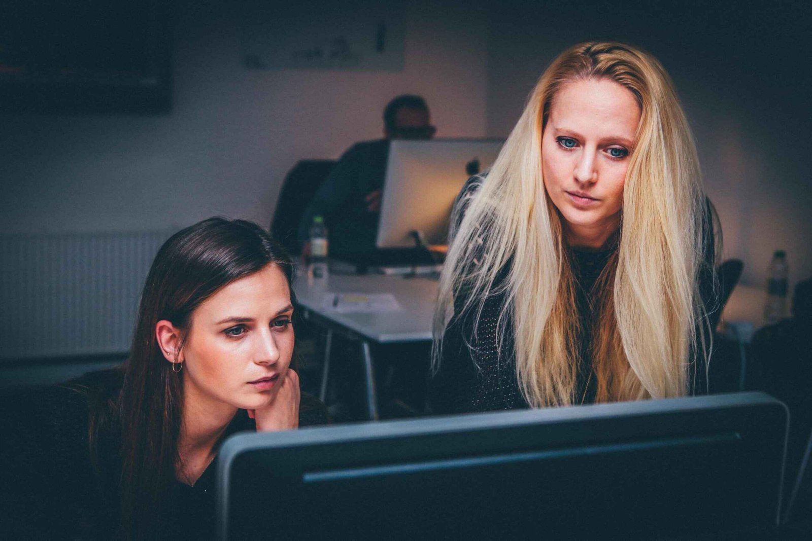 person-people-girl-woman-meeting-thinking